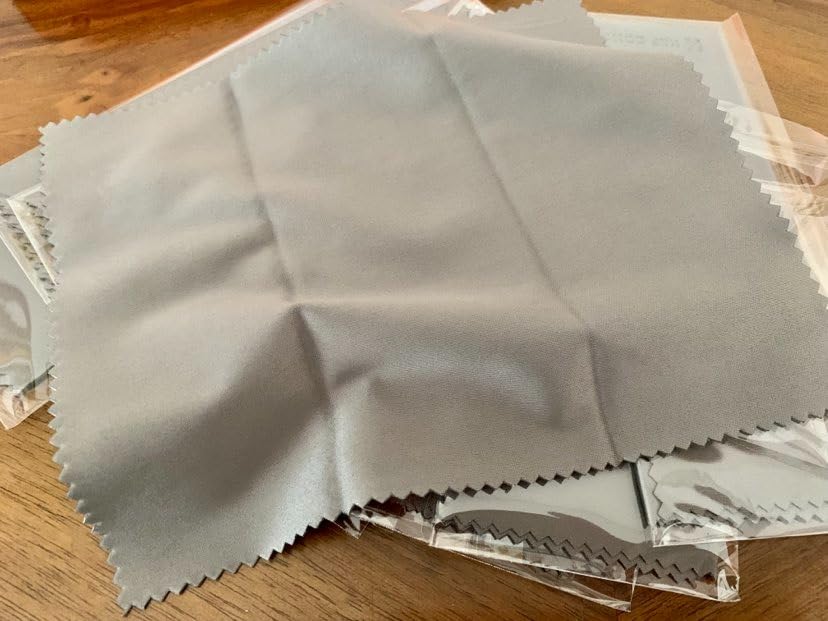 優れた品質のマイクロファイバー、特に光学レンズに適しています